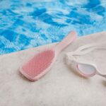 Tangle Teezer The Ultimate Detangler Hairbrush | For Wet & Dry Hair | Detangles All Hair Types | Reduces Breakage, Eliminates Knots | Two-Tiered Teeth & Comfortable Handle | Millennial Pink